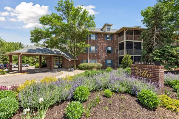 $249,000 | 1350 Douglas Drive North, Unit 309, Golden Valley, MN 55422