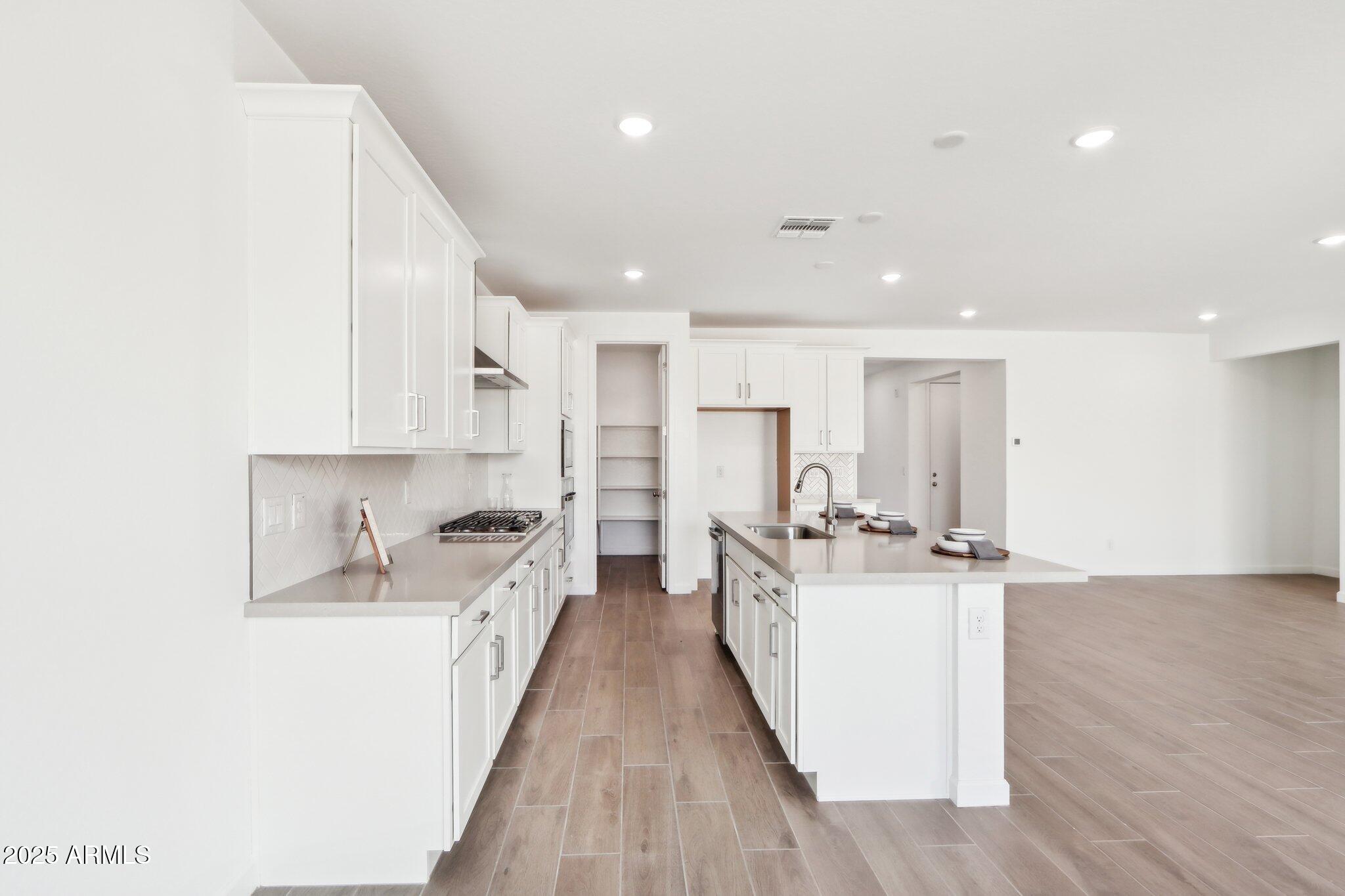 7654 West Tether Trail Peoria, AZ 85383 - Photo 12 of 47 11-web-or-mls-W Tether Trl-04042025-011