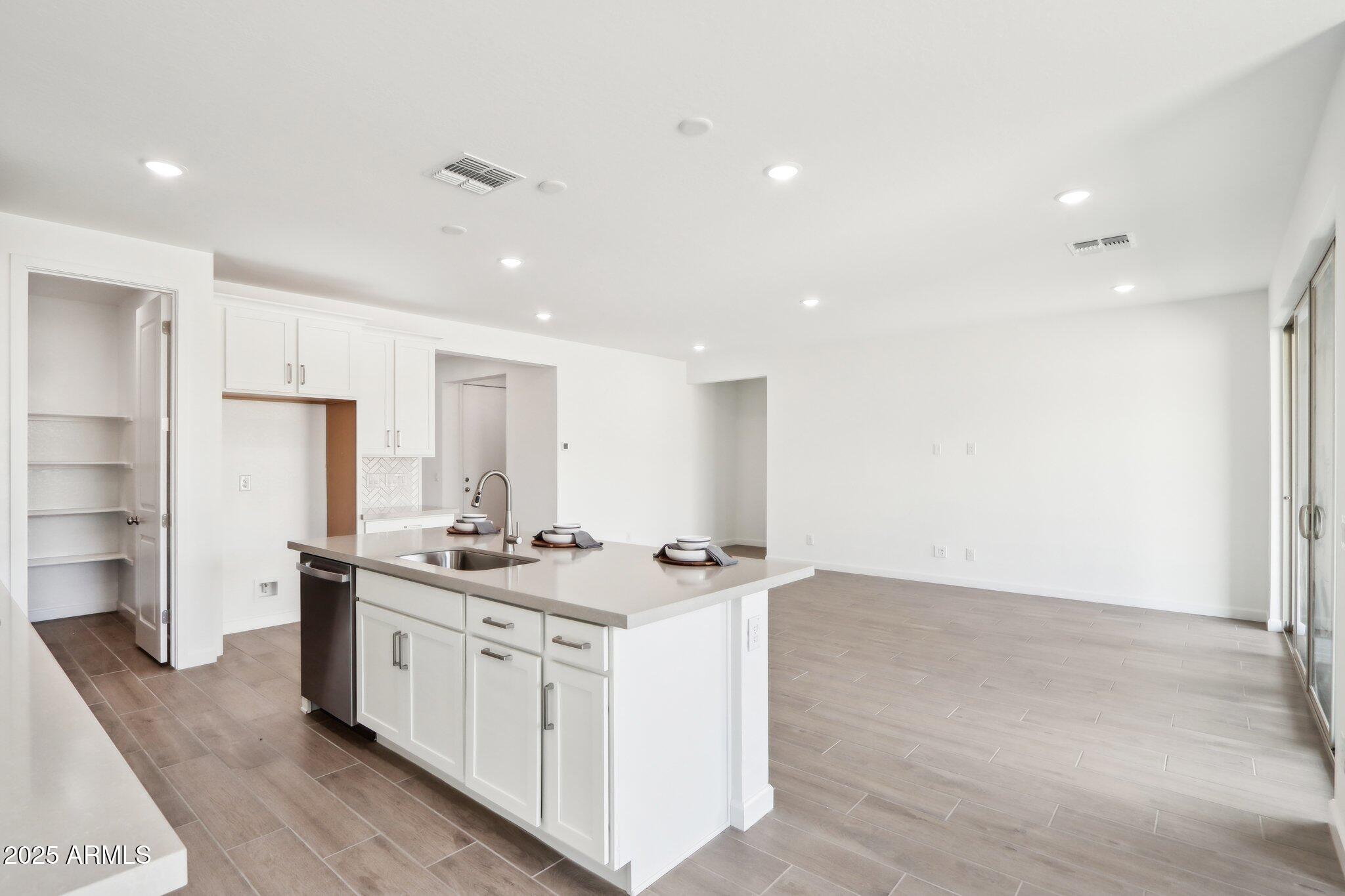 7654 West Tether Trail Peoria, AZ 85383 - Photo 13 of 47 12-web-or-mls-W Tether Trl-04042025-012