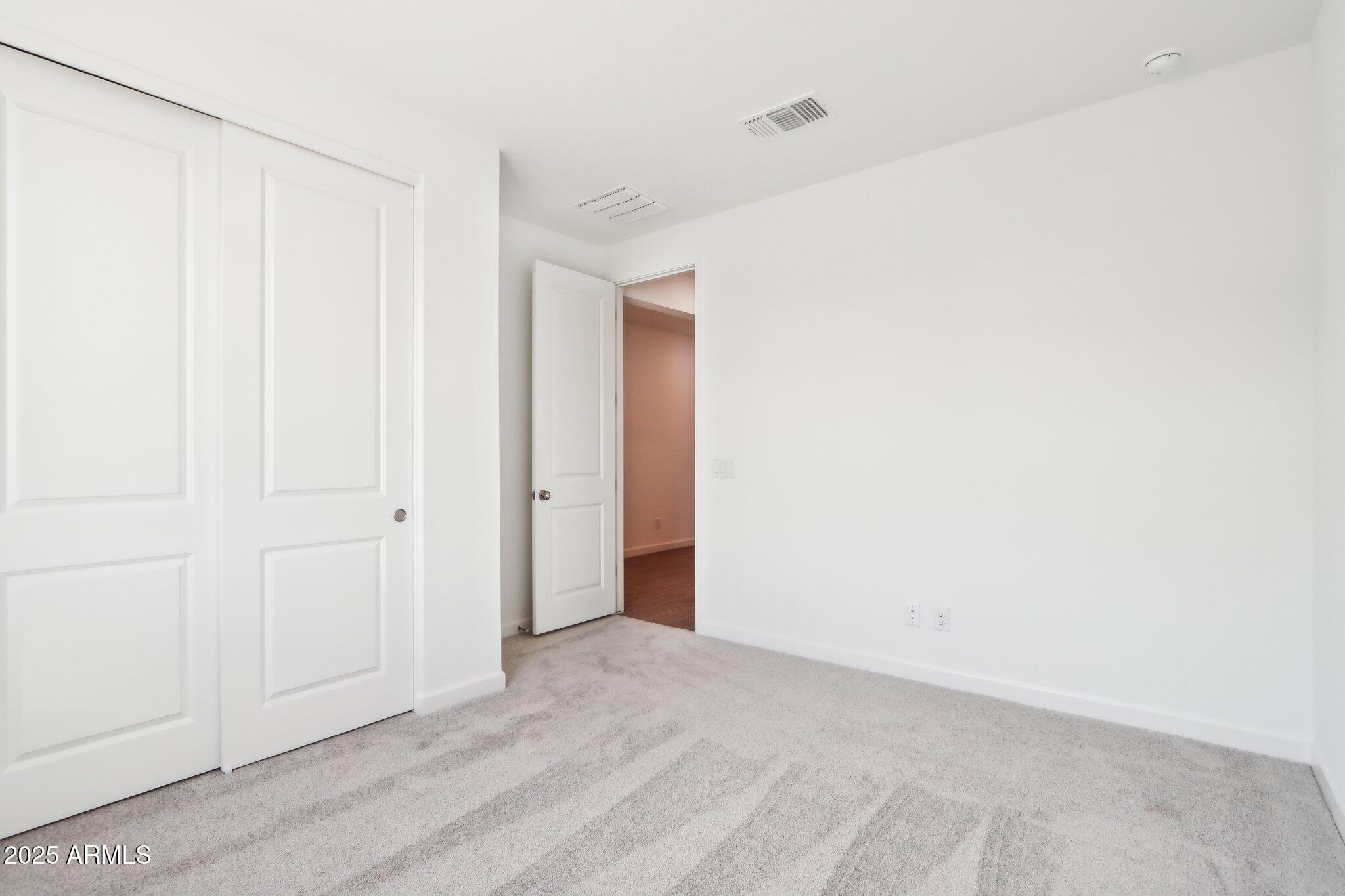 7654 West Tether Trail Peoria, AZ 85383 - Photo 18 of 47 17-web-or-mls-W Tether Trl-04042025-017