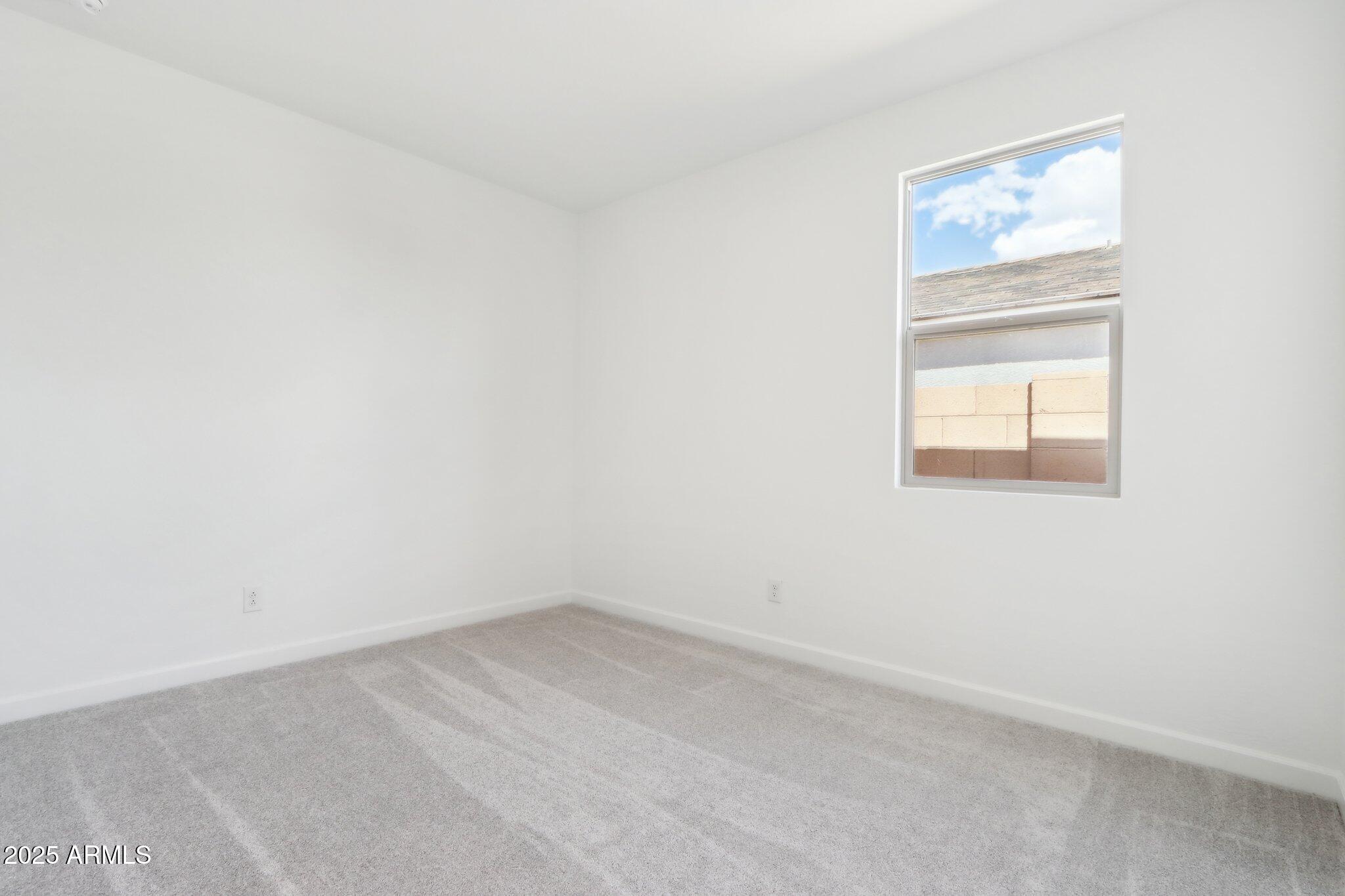 7654 West Tether Trail Peoria, AZ 85383 - Photo 20 of 47 19-web-or-mls-W Tether Trl-04042025-019