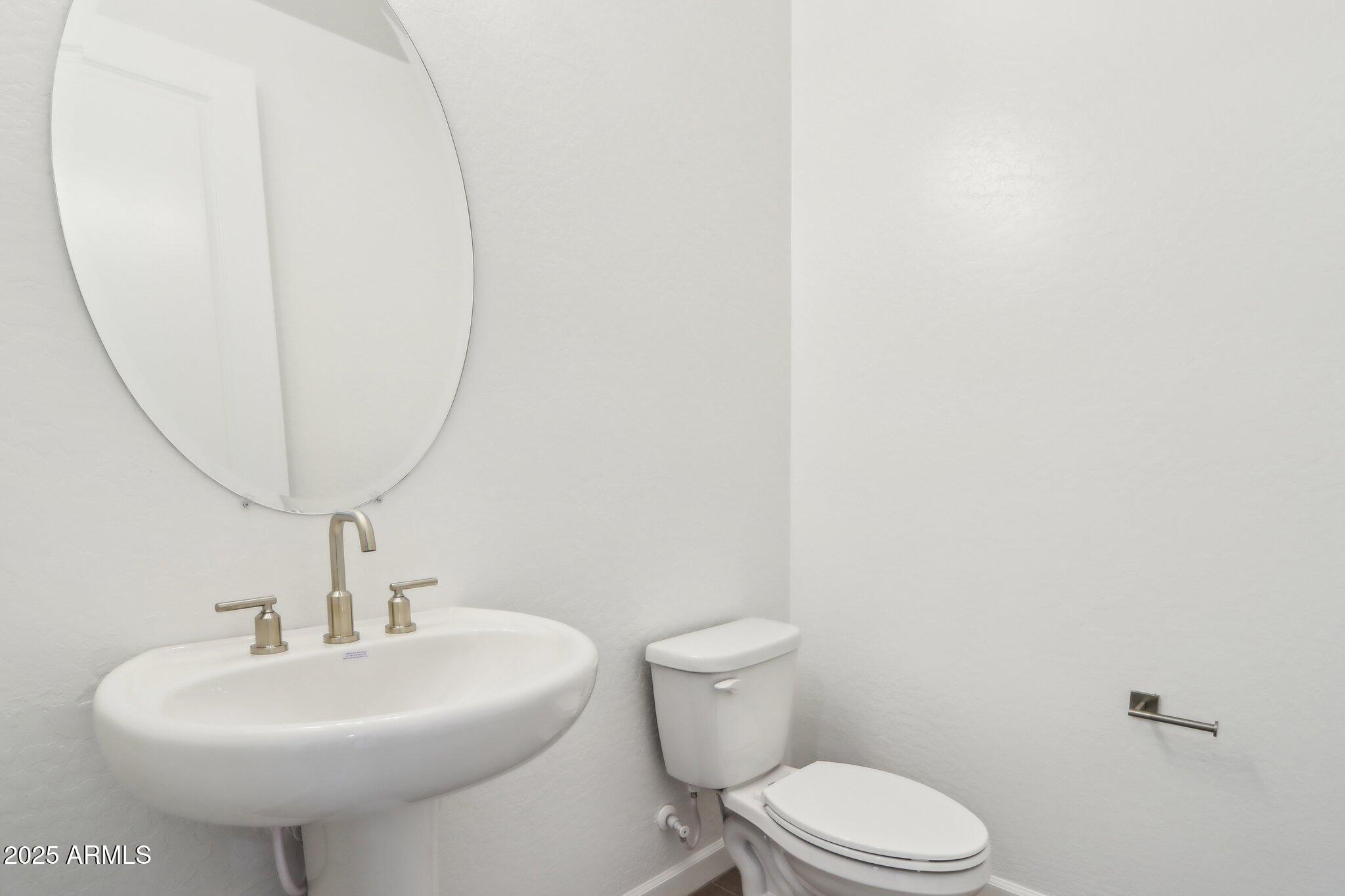 7654 West Tether Trail Peoria, AZ 85383 - Photo 25 of 47 24-web-or-mls-W Tether Trl-04042025-024