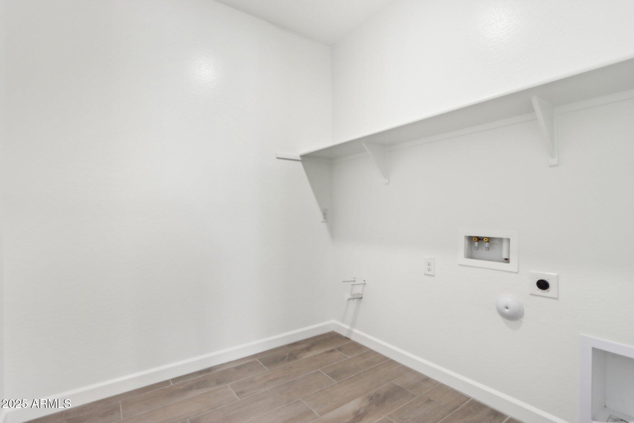 7654 West Tether Trail Peoria, AZ 85383 - Photo 27 of 47 25-web-or-mls-W Tether Trl-04042025-025