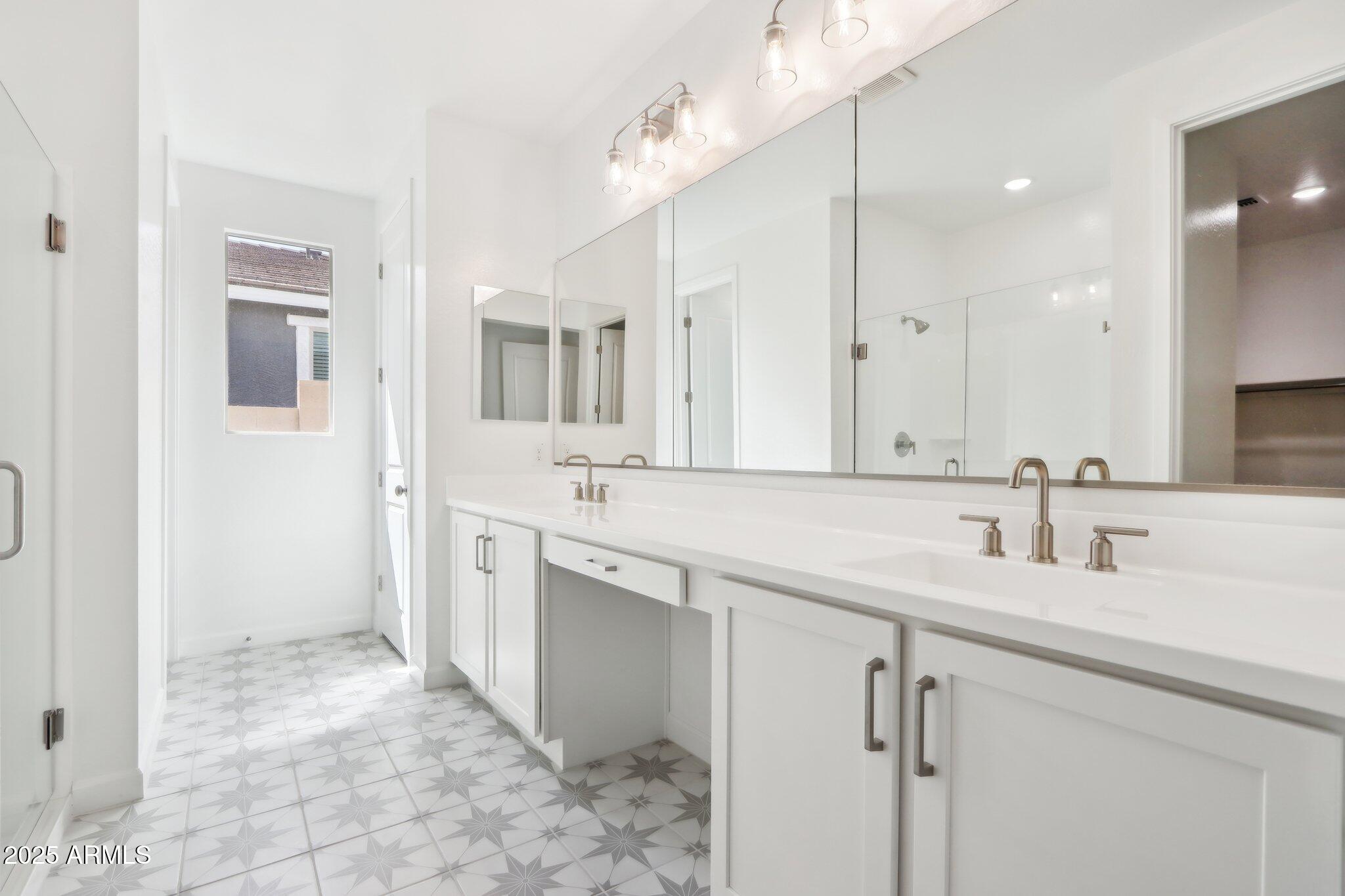 7654 West Tether Trail Peoria, AZ 85383 - Photo 31 of 47 27-web-or-mls-W Tether Trl-04042025-027