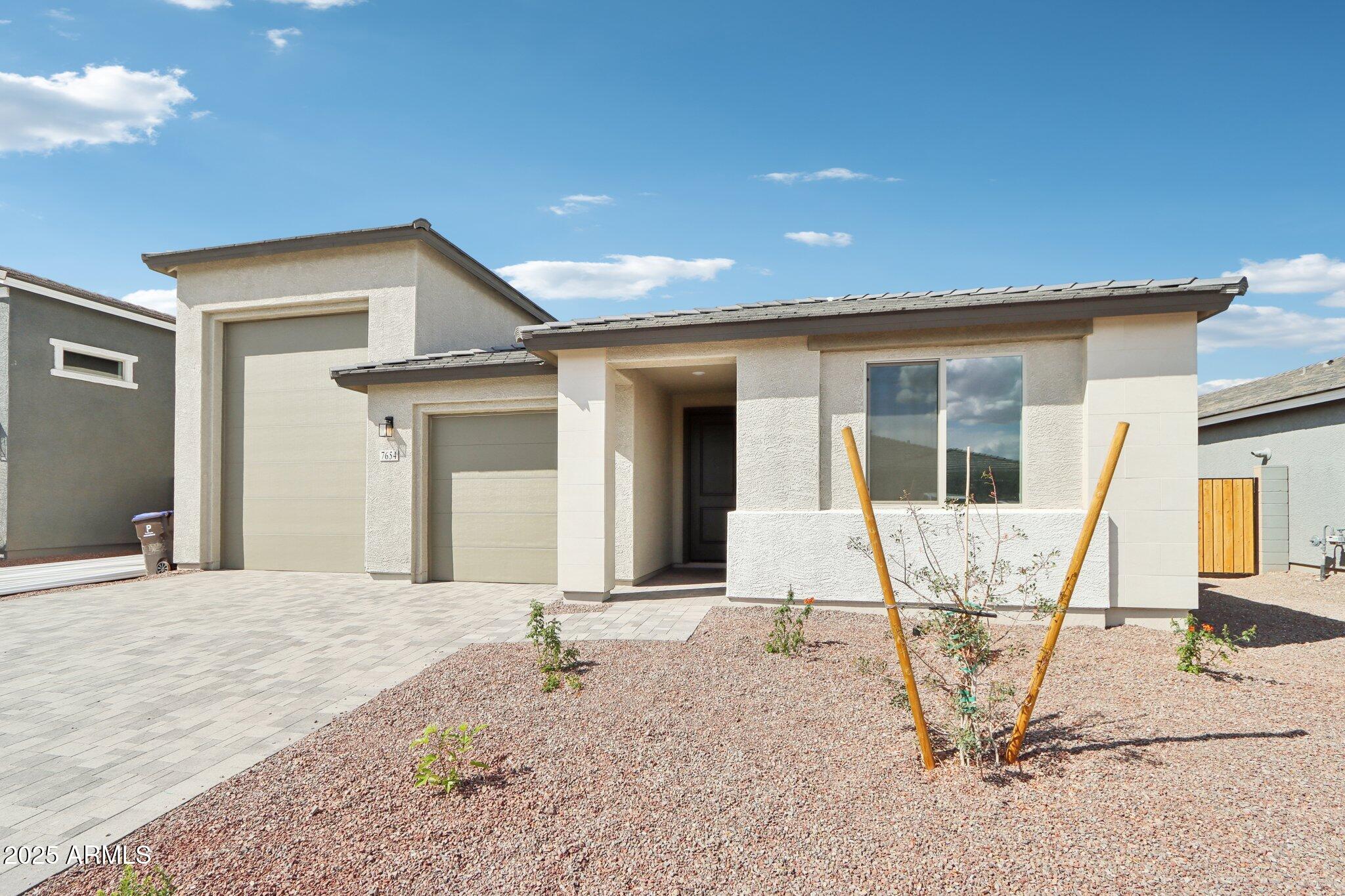 7654 West Tether Trail Peoria, AZ 85383 - Photo 5 of 47 4-web-or-mls-W Tether Trl-04042025-004