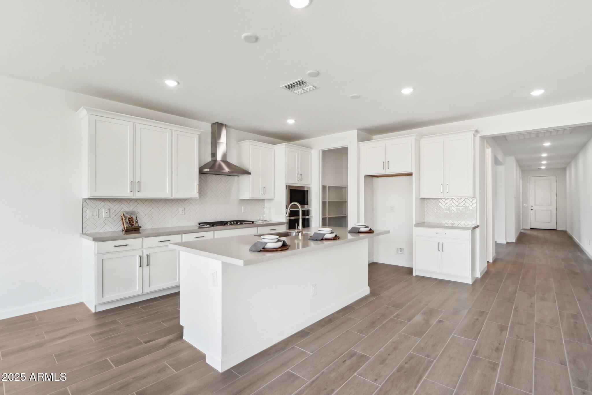 7654 West Tether Trail Peoria, AZ 85383 - Photo 8 of 47 7-web-or-mls-W Tether Trl-04042025-007