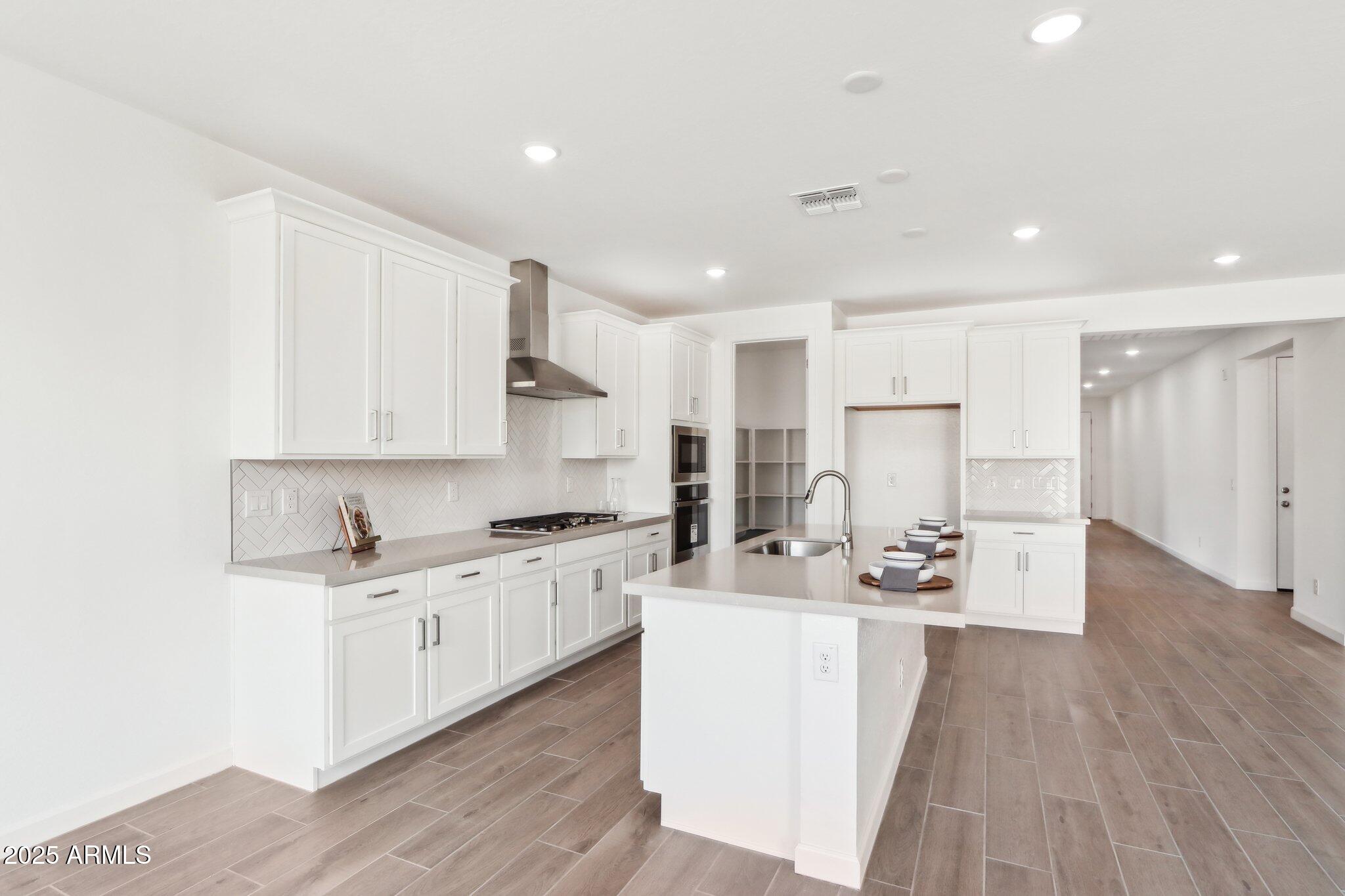 7654 West Tether Trail Peoria, AZ 85383 - Photo 9 of 47 8-web-or-mls-W Tether Trl-04042025-008