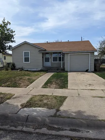 $1,325 | 4213 Cambridge Drive, Corpus Christi, TX 78415