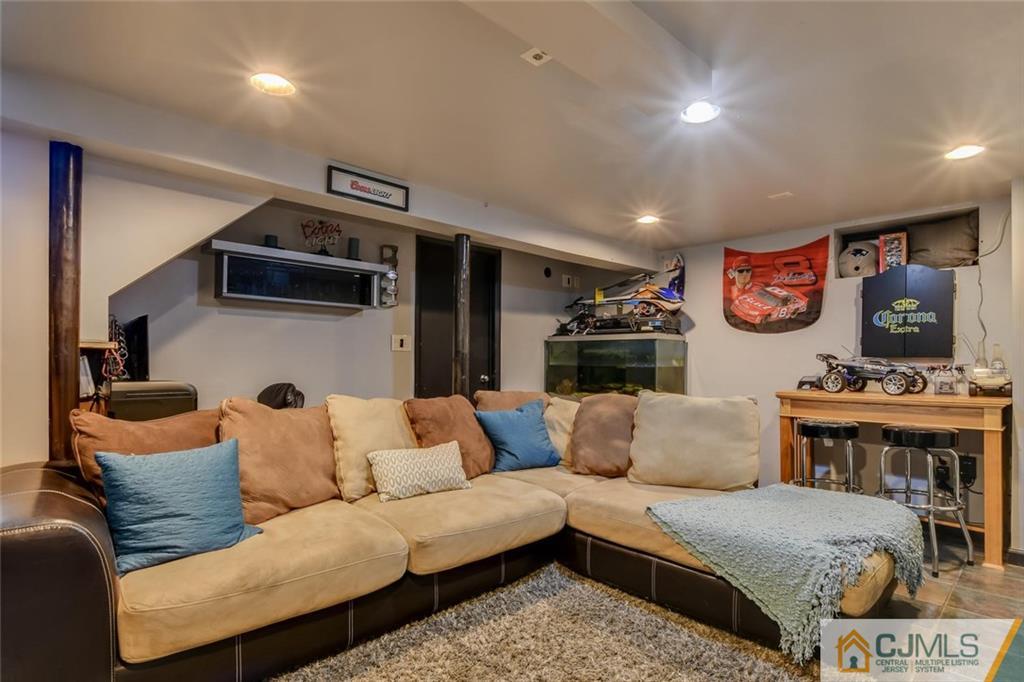 44 Roberts Road Somerset, NJ 08873 - Photo 22 of 25 Gallery Image 22