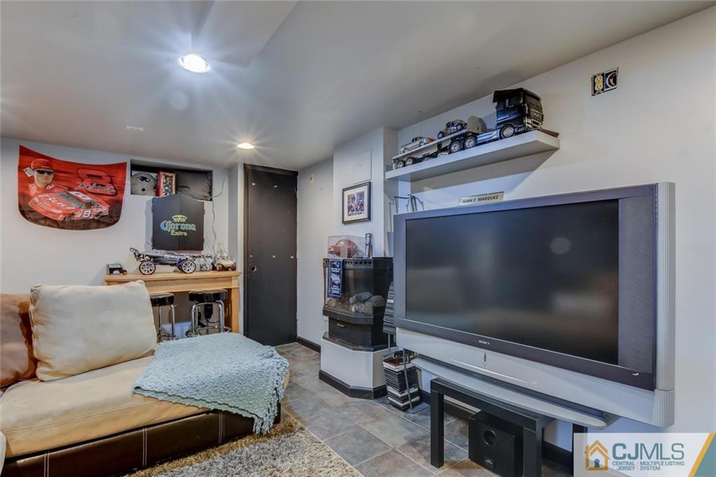 44 Roberts Road Somerset, NJ 08873 - Photo 23 of 25 Gallery Image 23