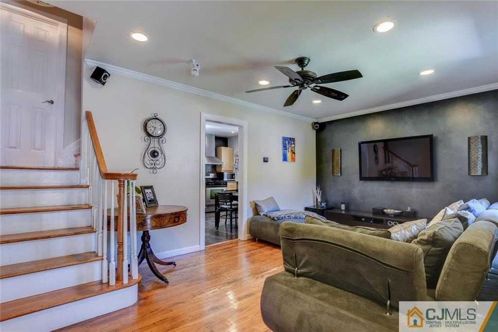 44 Roberts Road Somerset, NJ 08873 - Photo 4 of 25 Gallery Image 4