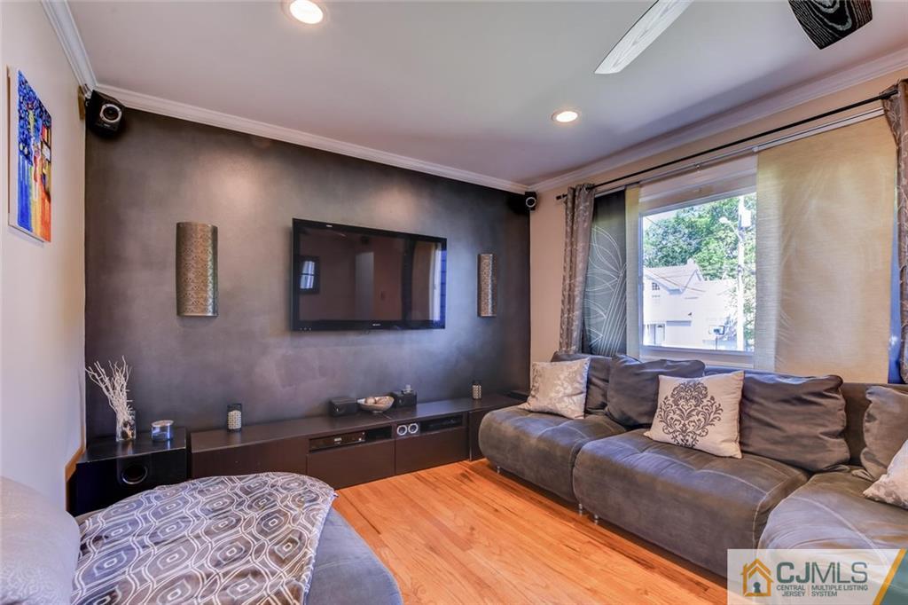 44 Roberts Road Somerset, NJ 08873 - Photo 6 of 25 Gallery Image 6