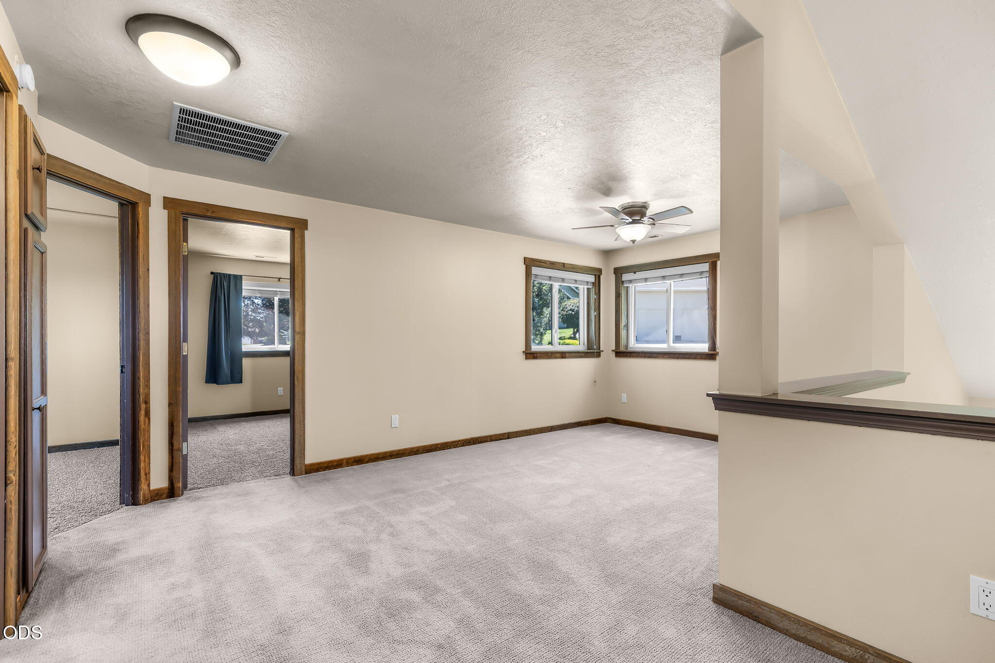 2486 Southwest Valleyview Drive Redmond, OR 97756 - Photo 24 of 55 an empty room with windows and closet