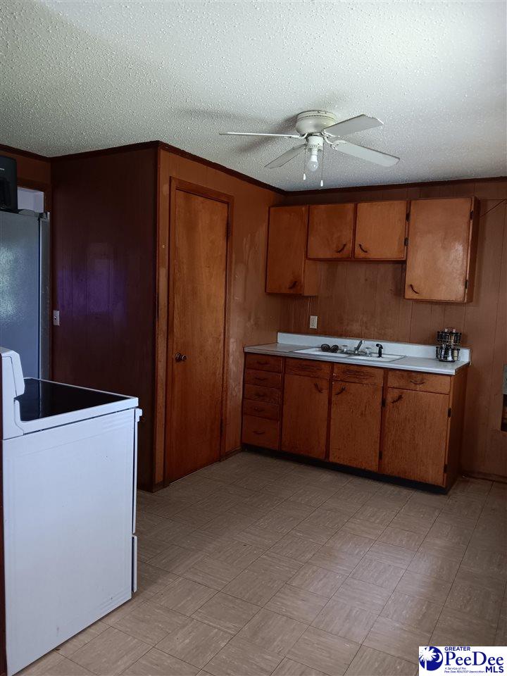 702 New Hampton Road Hartsville, SC 29550 - Photo 8 of 28 Gallery Image 8