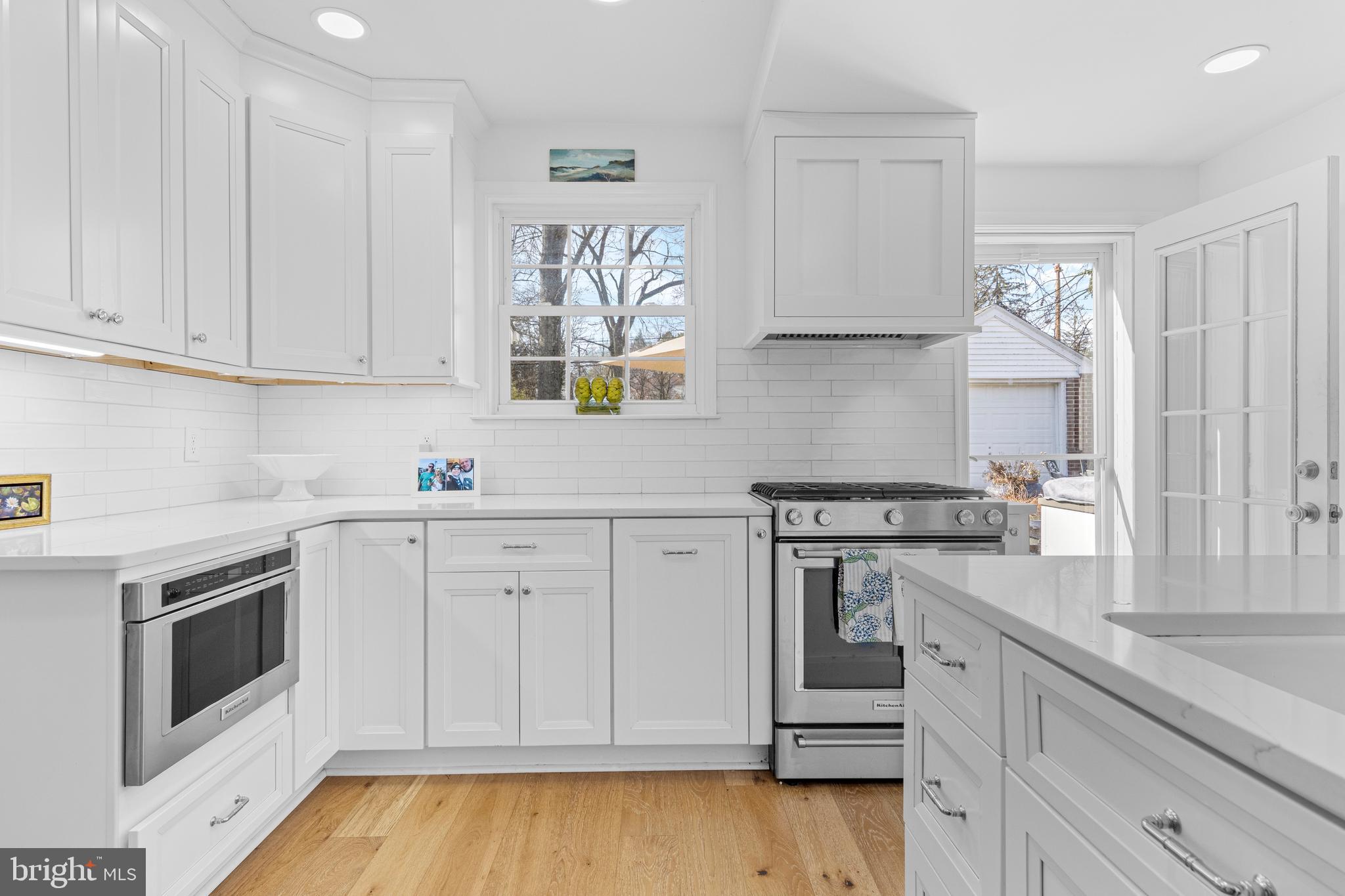 526 West Beechtree Lane Wayne, PA 19087 - Photo 14 of 35 Built-in Microwave