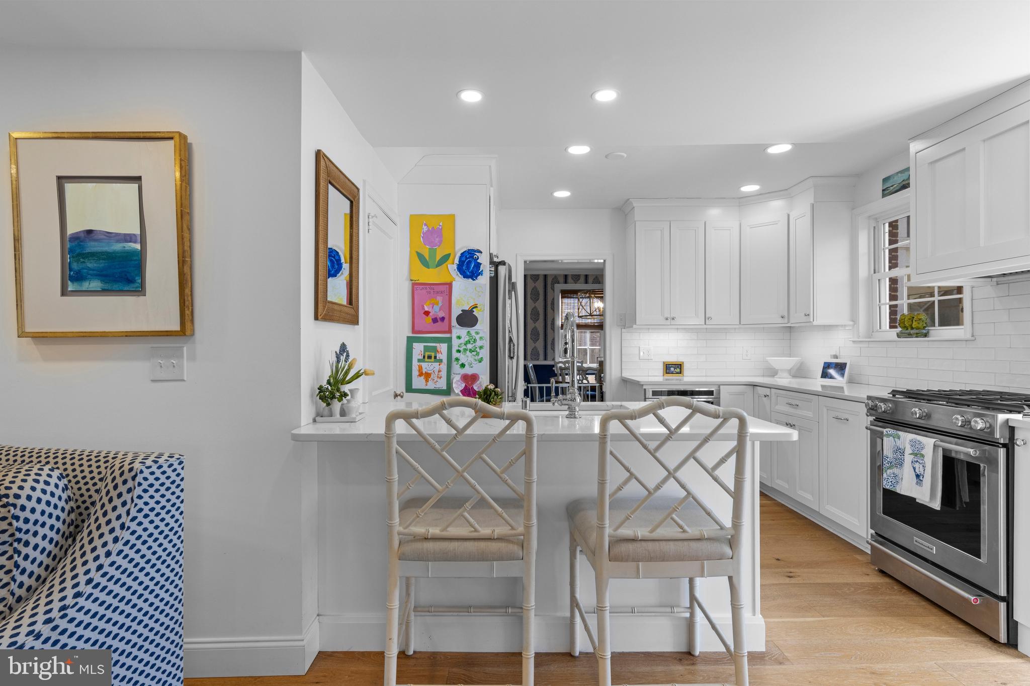 526 West Beechtree Lane Wayne, PA 19087 - Photo 15 of 35 Breakfast Bar Seating