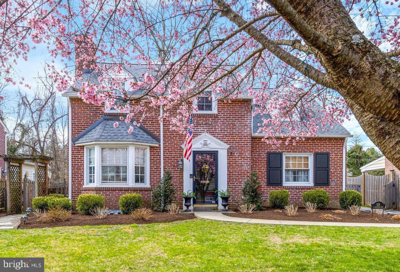 526 West Beechtree Lane Wayne, PA 19087 - Photo 2 of 35 Charming Brick Colonial