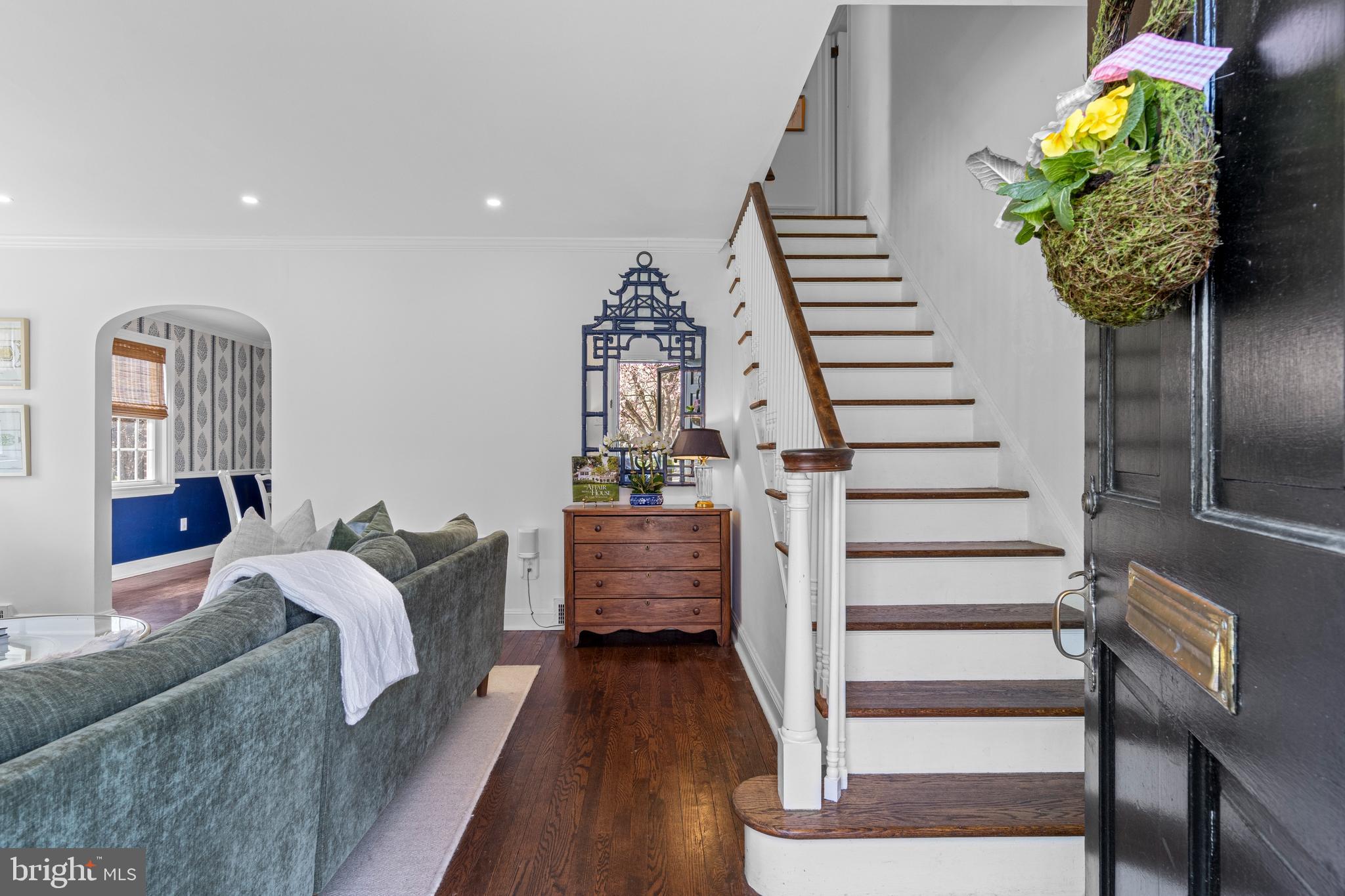 526 West Beechtree Lane Wayne, PA 19087 - Photo 3 of 35 Classic Millwork