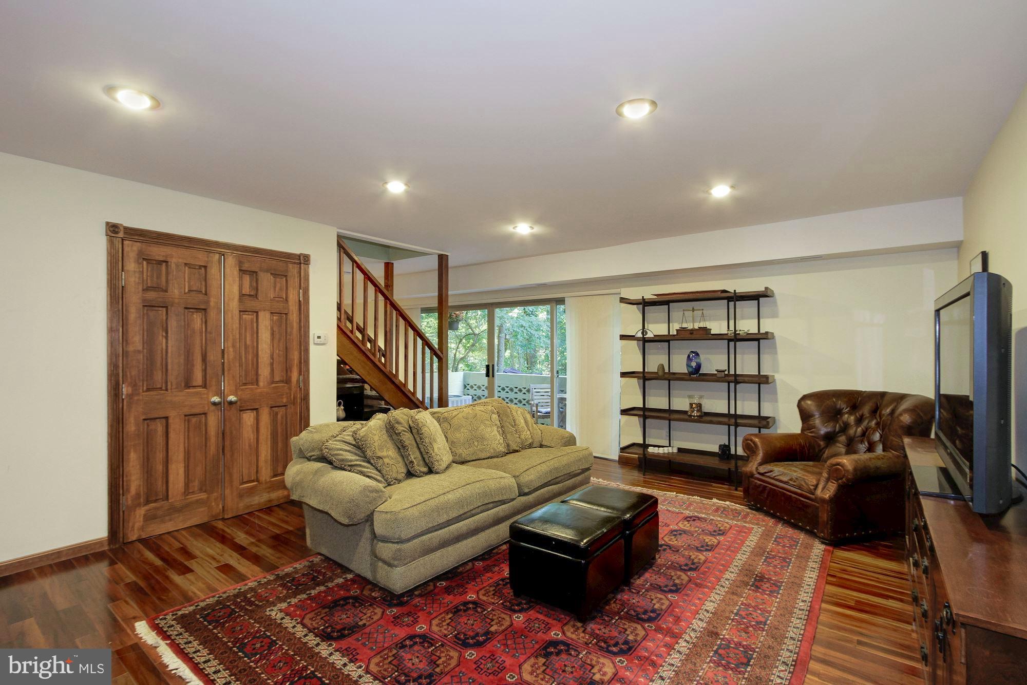 8618 Manchester Road, Unit 1 Silver Spring, MD 20901 - Photo 3 of 22 Living Room