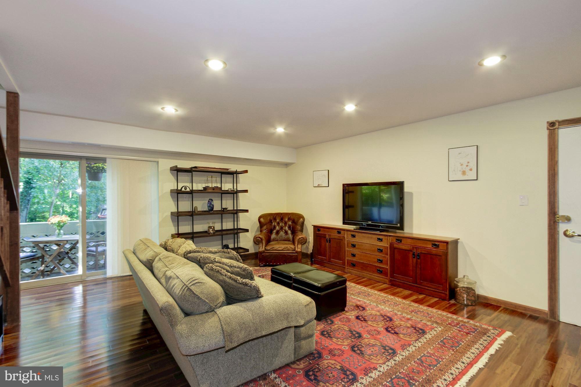8618 Manchester Road, Unit 1 Silver Spring, MD 20901 - Photo 4 of 22 Living Room