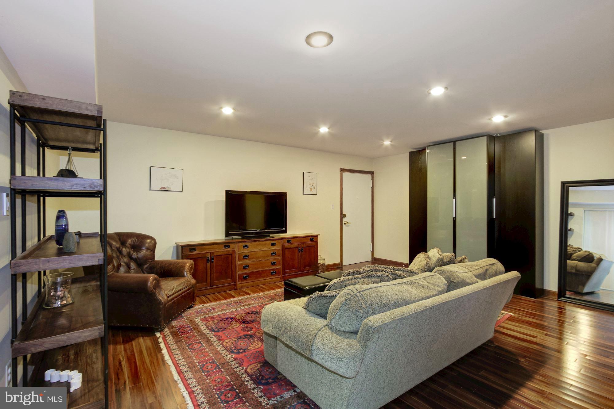 8618 Manchester Road, Unit 1 Silver Spring, MD 20901 - Photo 5 of 22 Living Room