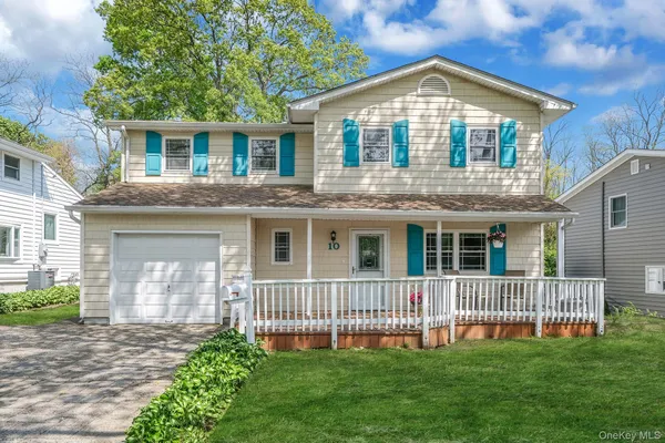 $760,000 | 10 Magellan Avenue, Kings Park, NY 11754