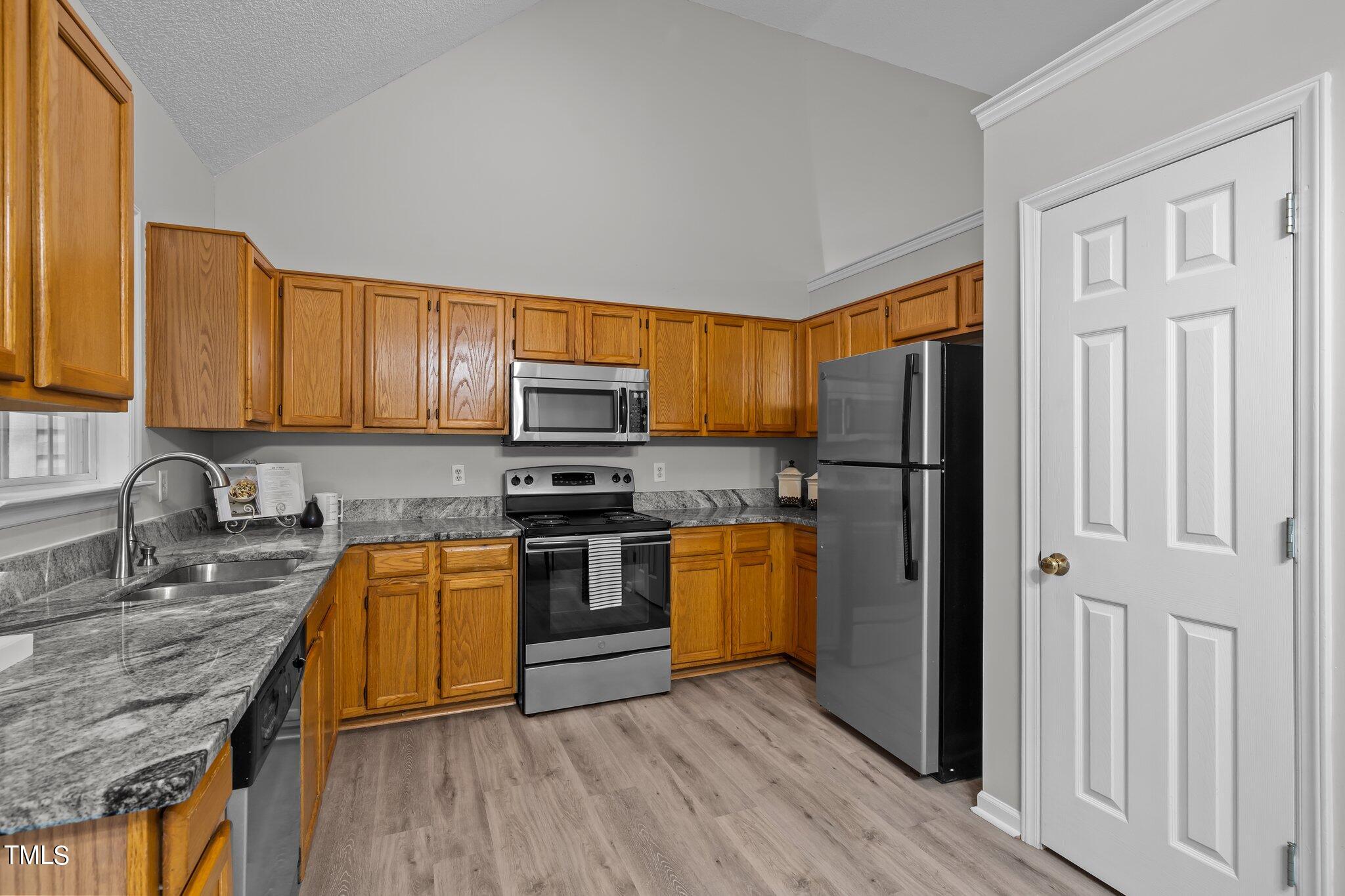 308 Adelaide Road Holly Springs, NC 27540 - Photo 13 of 25 17-web-or-mls-_NFP3501