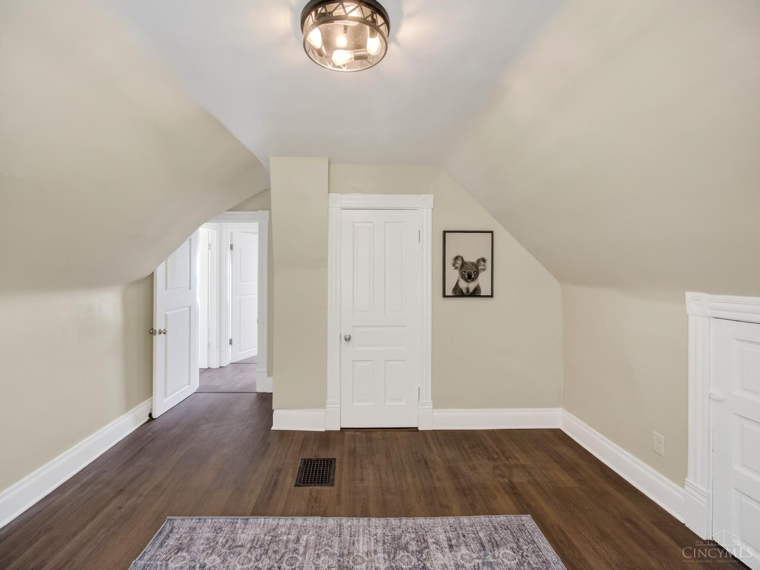 3310 River Road Cincinnati, OH 45204 - Photo 16 of 30 Gallery Image 16