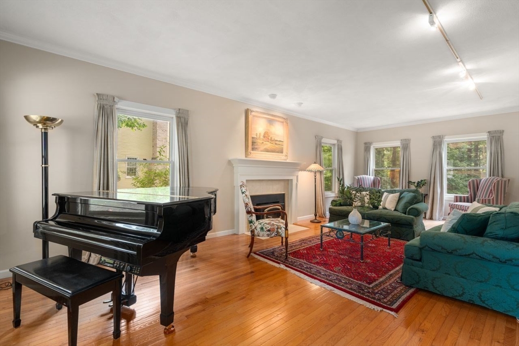 36 Saddle Ridge Road Sudbury, MA 01776 - Photo 4 of 42 Gallery Image 4