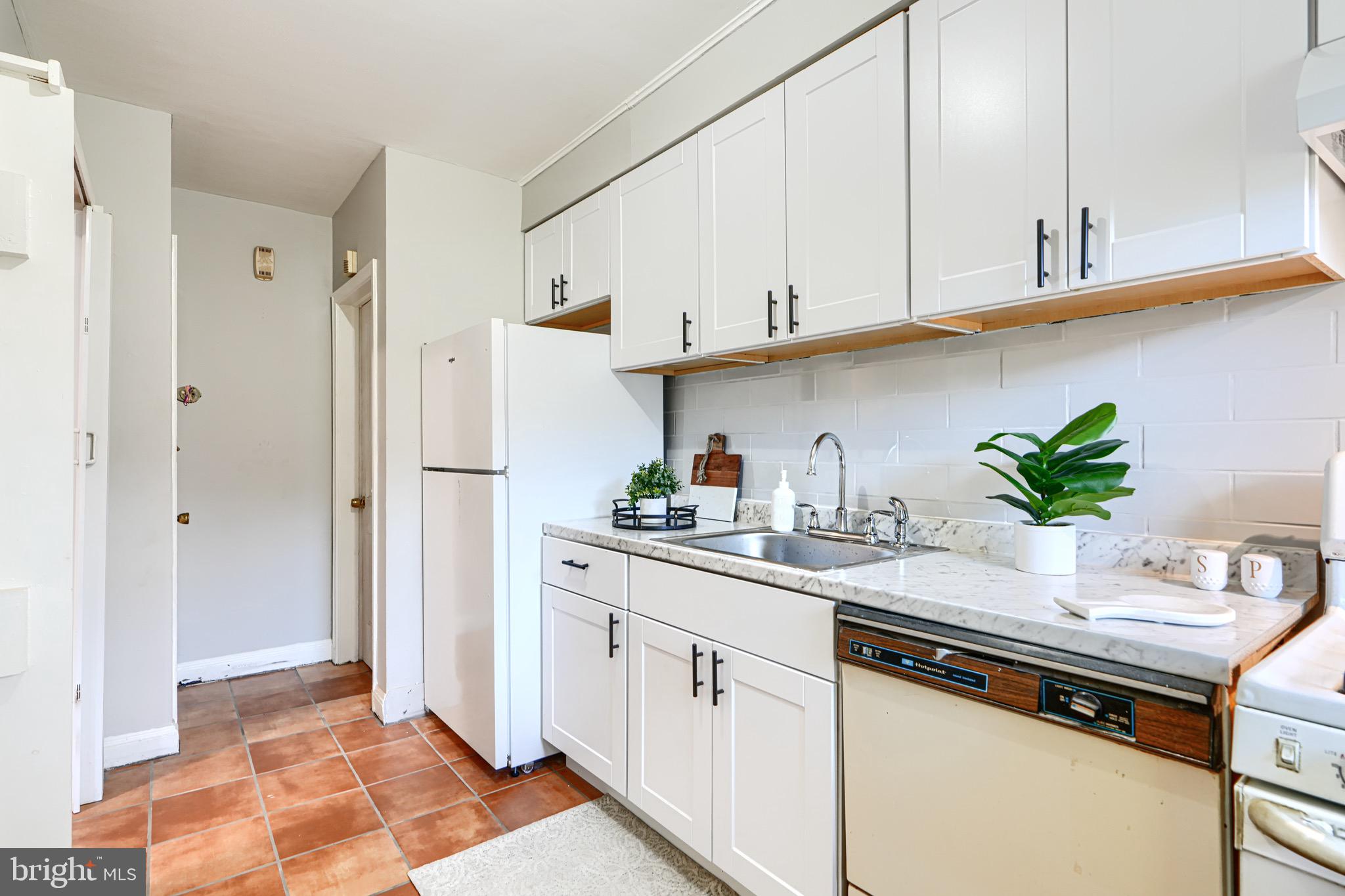 1346 Pentwood Road Baltimore, MD 21239 - Photo 15 of 44