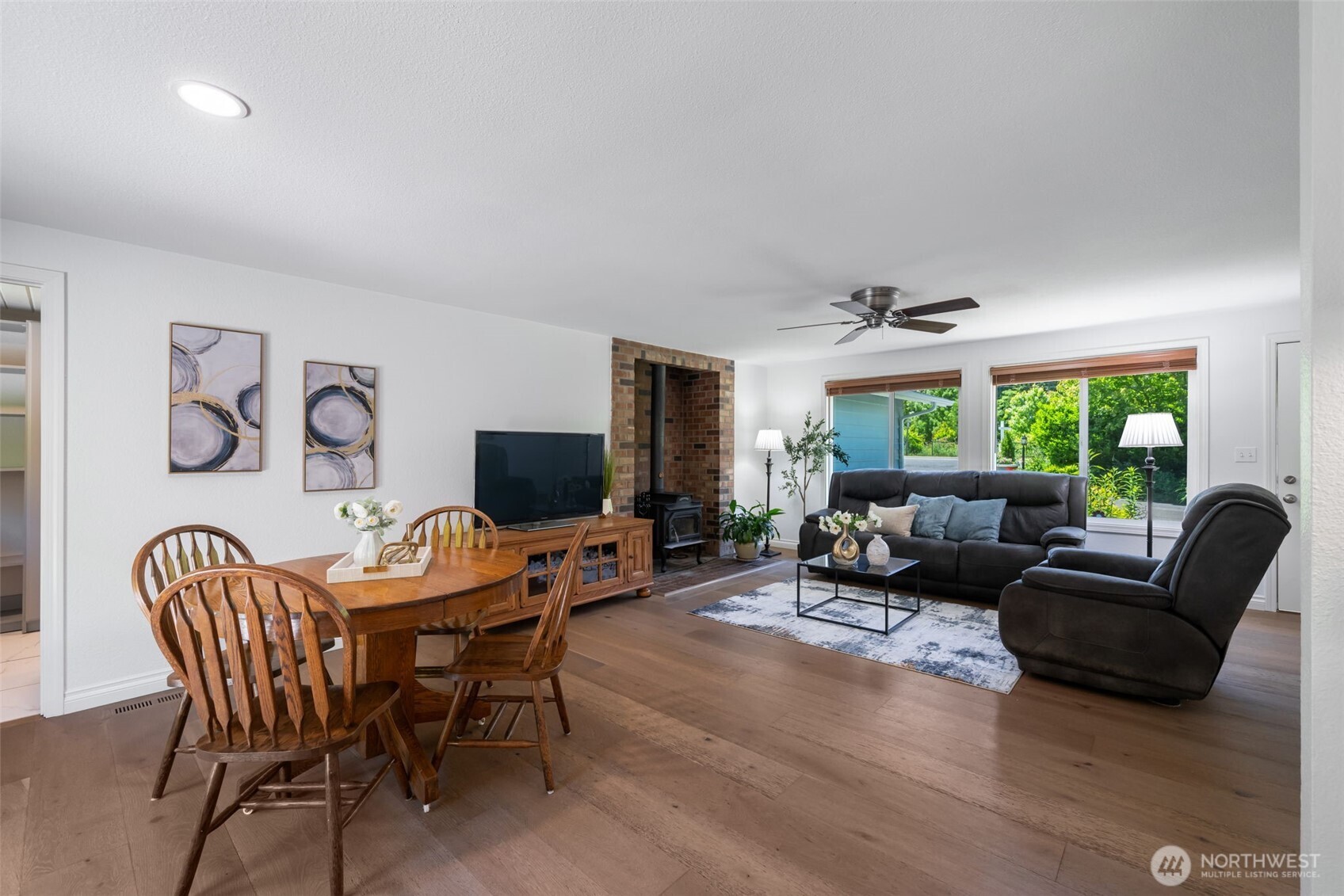 12328 Issaquah-Hobart Road Southeast Issaquah, WA 98027 - Photo 6 of 40