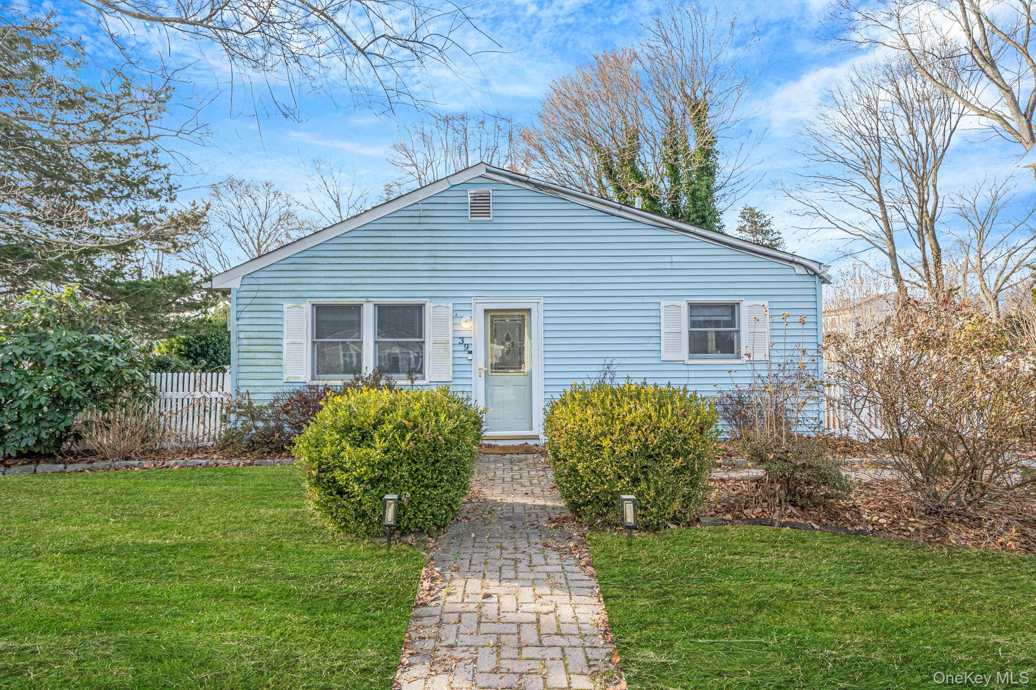 39 Kay Road Calverton, NY 11933 - Photo 2 of 17 View of bungalow-style house