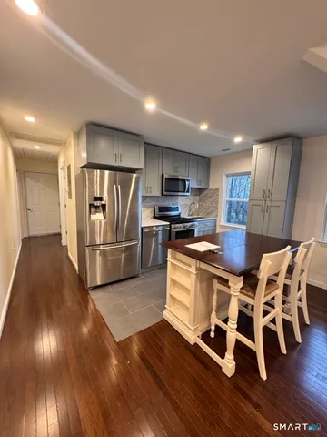 $2,700 | 18 Soundview Avenue, Unit 3, Norwalk, CT 06854