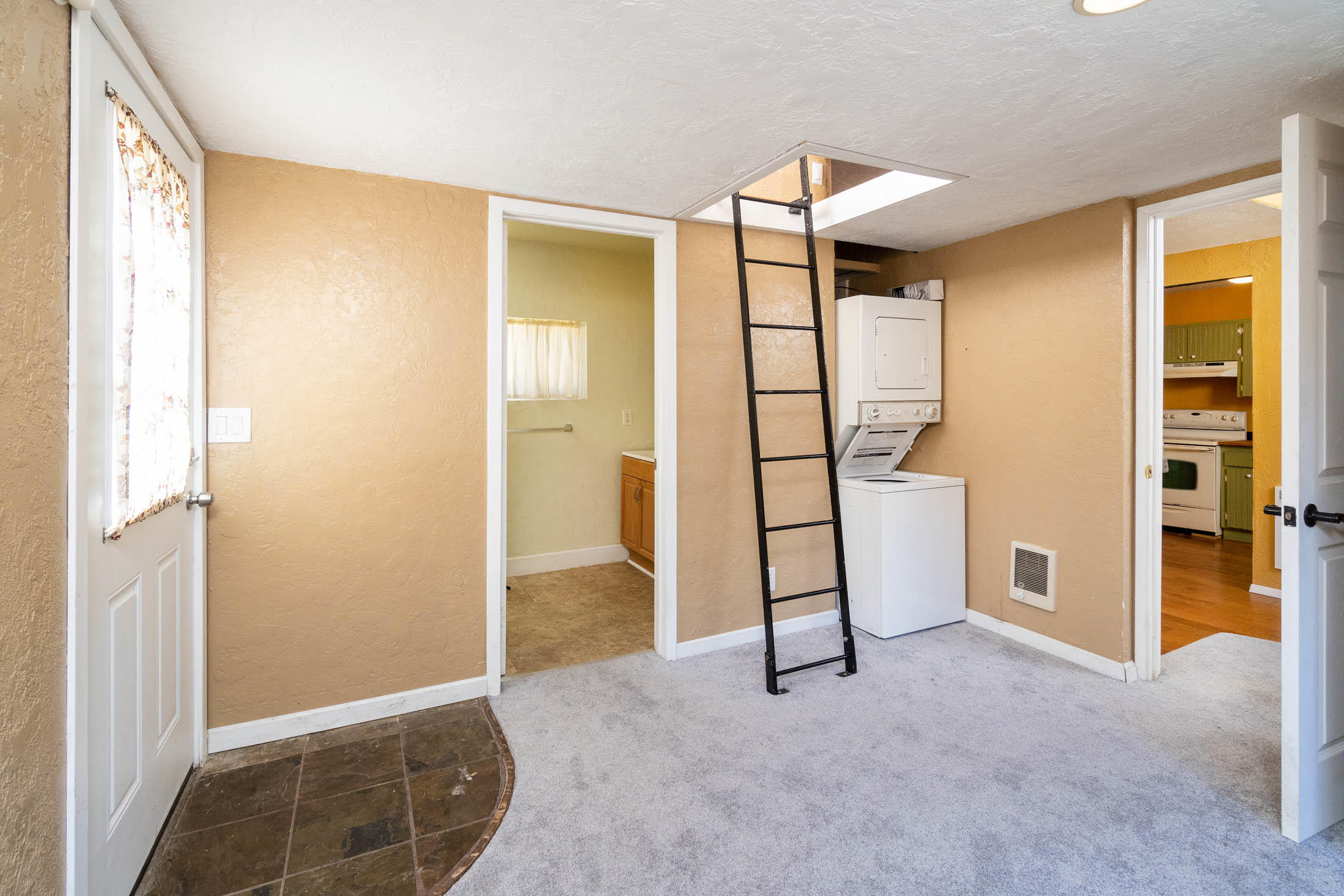 17095 Hermosa Road Bend, OR 97707 - Photo 21 of 24 Office/Bonus room