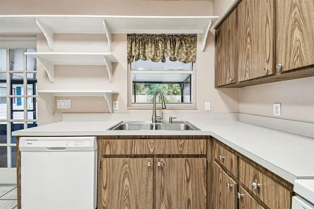 $350,000 | 1565 Long Pond Drive, Valrico, FL 33594