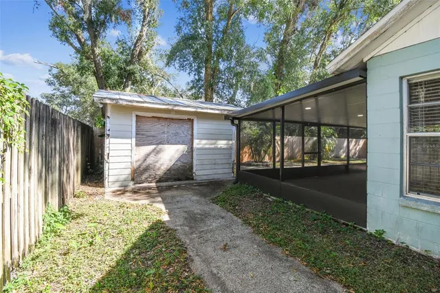 $350,000 | 1565 Long Pond Drive, Valrico, FL 33594