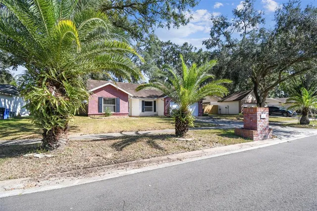 $350,000 | 1565 Long Pond Drive, Valrico, FL 33594