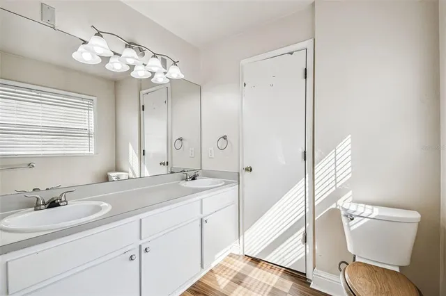 $350,000 | 1565 Long Pond Drive, Valrico, FL 33594