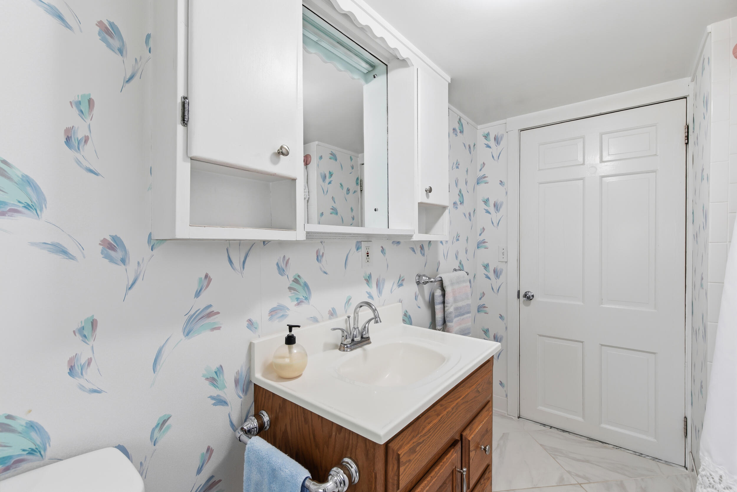 69 Railroad Avenue Springvale, ME 04083 - Photo 15 of 48