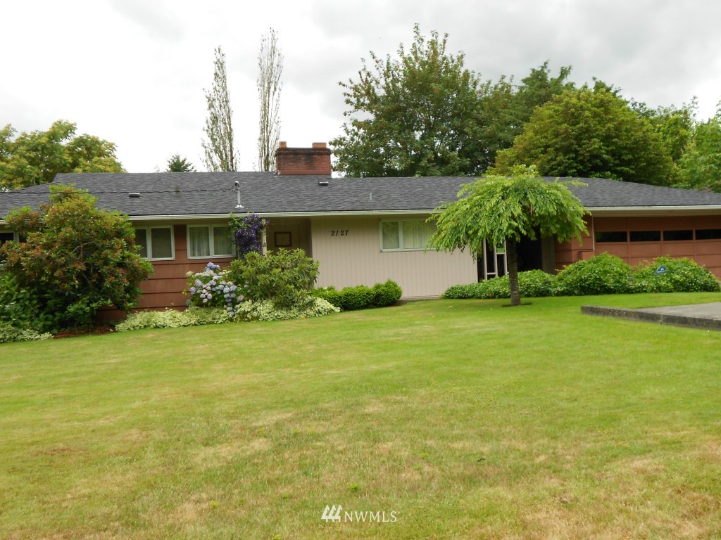 2127 Cascade Way Longview, WA 98632 - Photo 1 of 18 Gallery Image 1