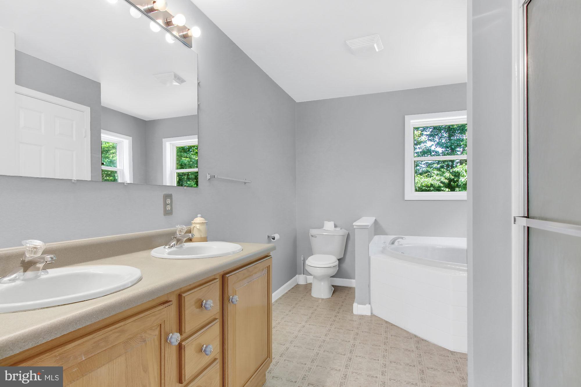 420 Miller Road Delta, PA 17314 - Photo 27 of 37 Master Bath