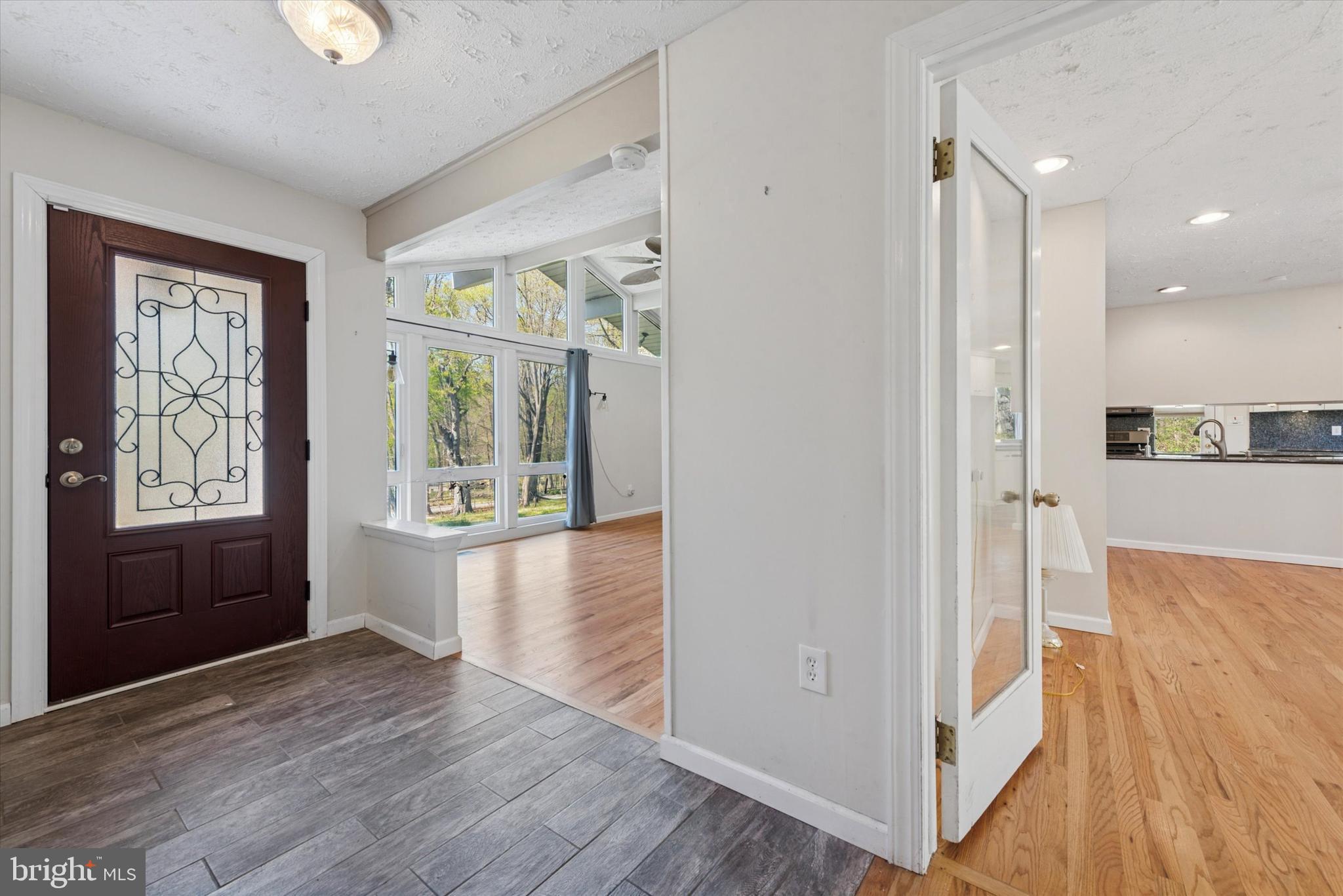 60 Andrien Road Glen Mills, PA 19342 - Photo 3 of 29 Foyer