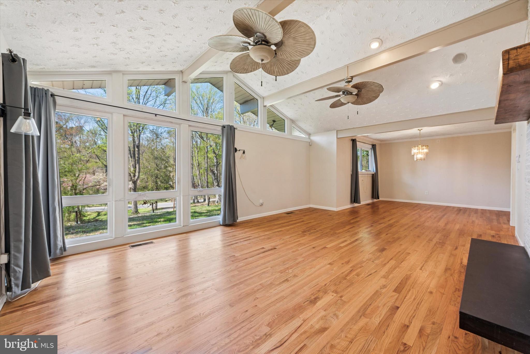 60 Andrien Road Glen Mills, PA 19342 - Photo 5 of 29 Living Room