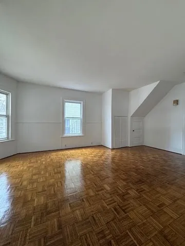 $2,800 | 279 Tremont Street, Unit 1, Newton, MA 02458