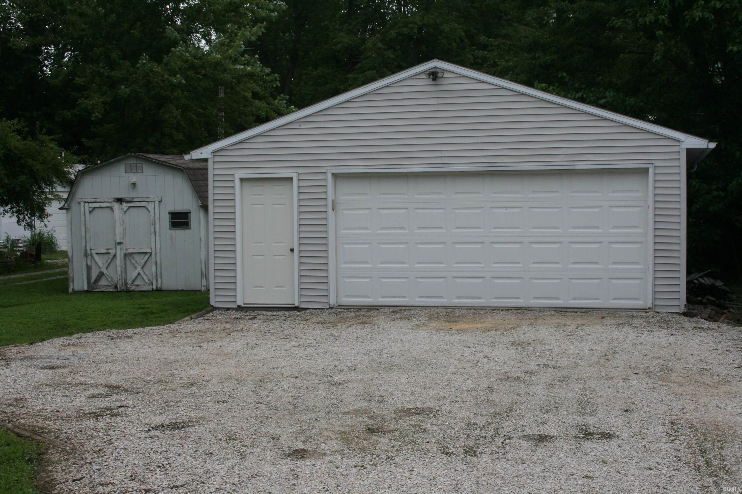 1302 North Country Club Road Muncie, IN 47303 - Photo 21 of 29 Gallery Image 21