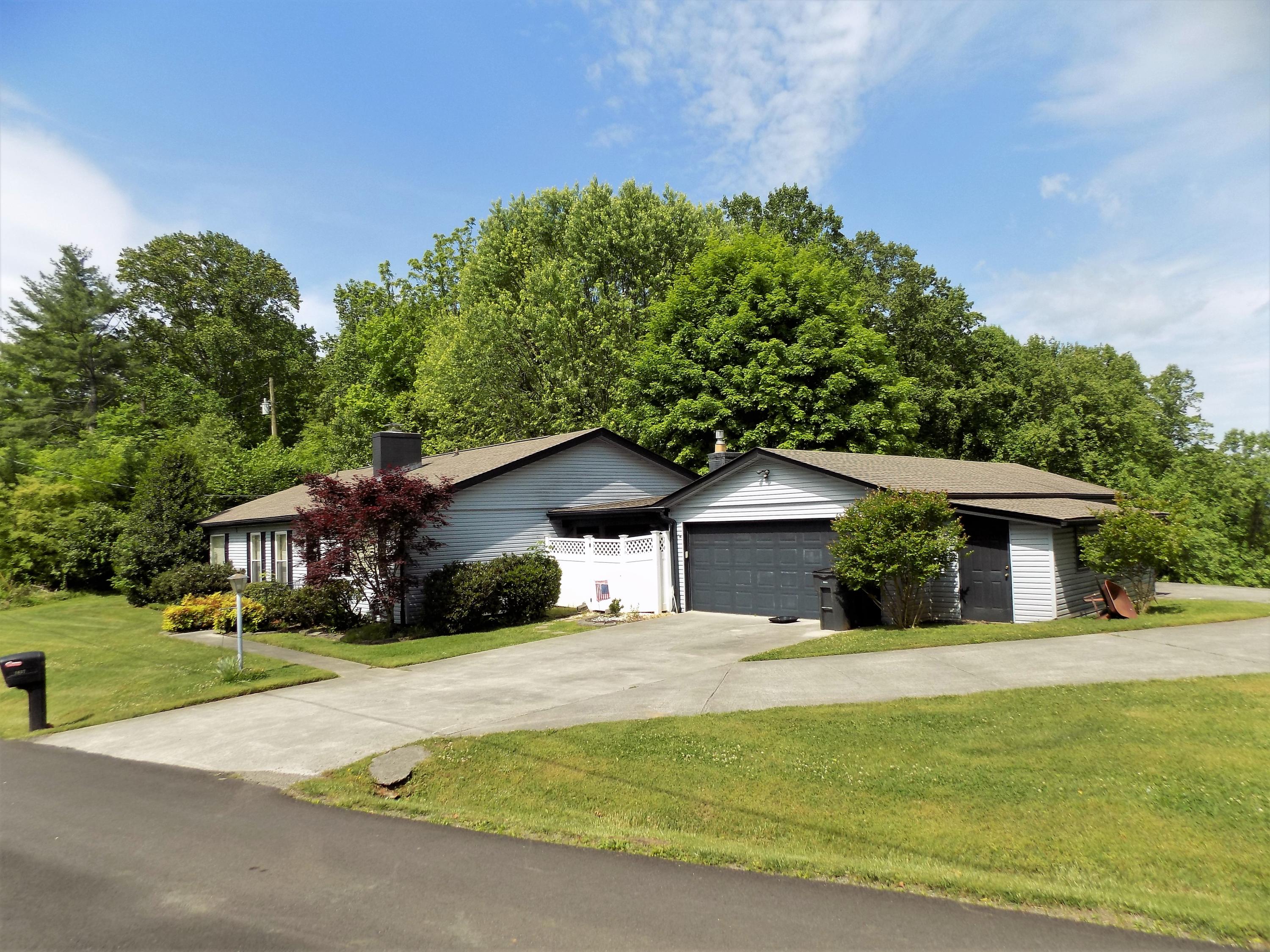 1637 Boatmans Ridge Road Morristown, TN 37814 - Photo 1 of 40 Front