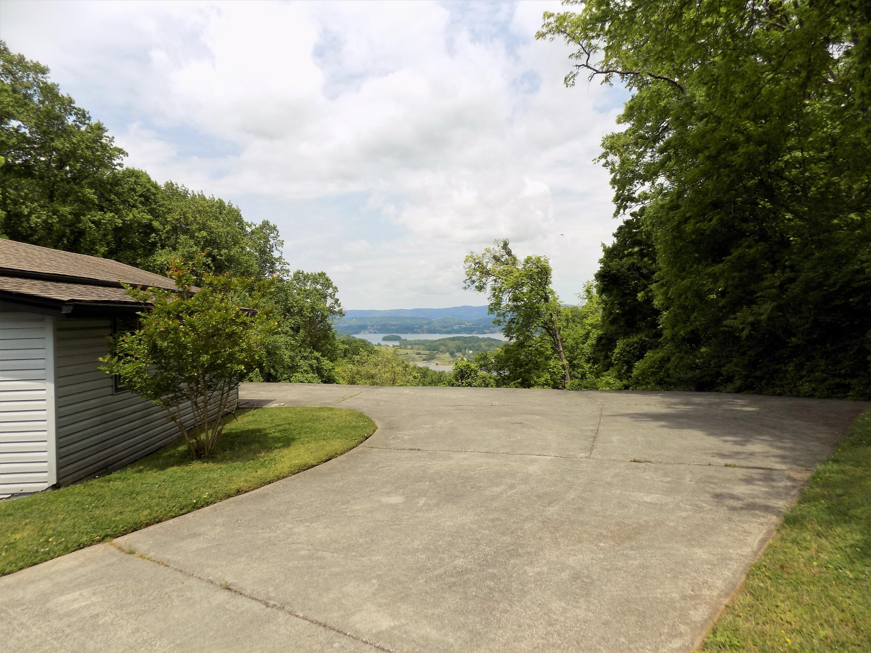 1637 Boatmans Ridge Road Morristown, TN 37814 - Photo 3 of 40 Concrete Drive / Pad