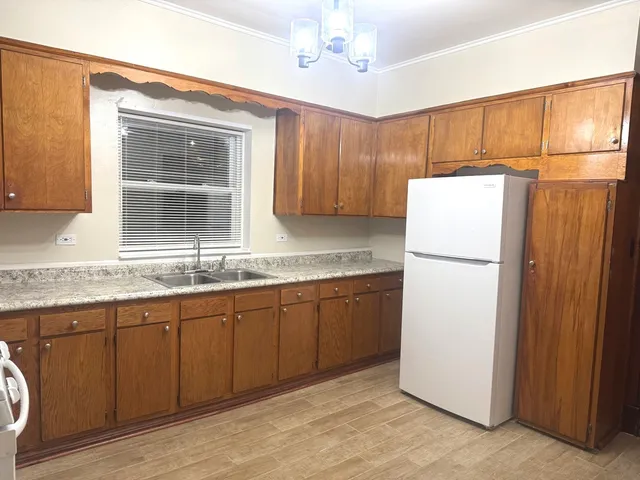 $1,500 | 2158 North Hamlin Avenue, Unit 1R, Chicago, IL 60647