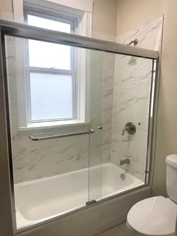 $1,500 | 2158 North Hamlin Avenue, Unit 1R, Chicago, IL 60647