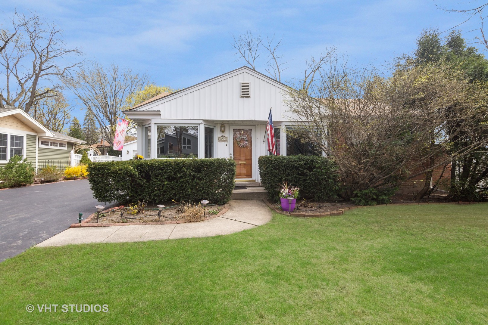 853 Meadow Road Northbrook, IL 60062 - Photo 1 of 16